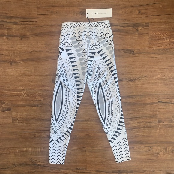 Coco on the go Aztec Leggings - Picture 3 of 7